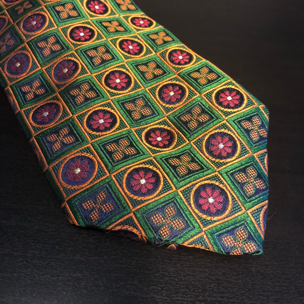 Dion Tie